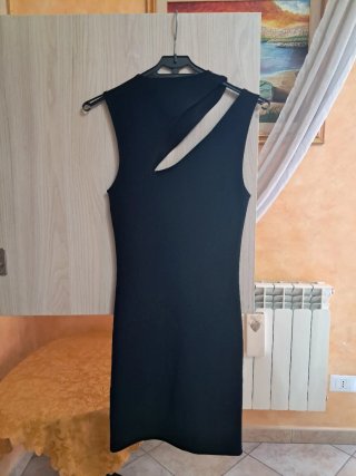 Vestitino nero cut-out