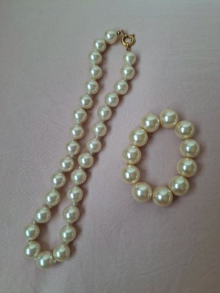 COLLAR Y PULSERA Perlas Bisutería Doradas