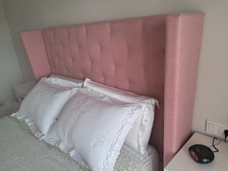 Elegante cabecero de cama rosa
