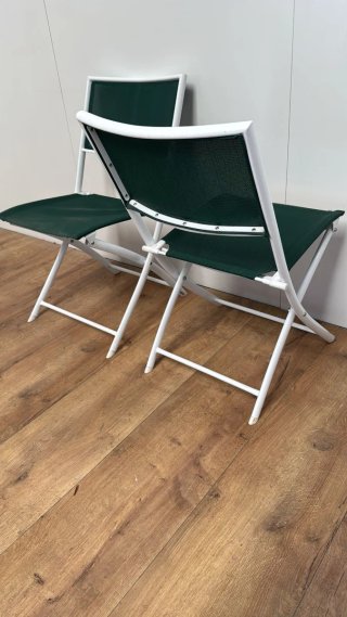 2 SILLAS PLEGABLES DE  PLAYA O JARDIN BUENAS