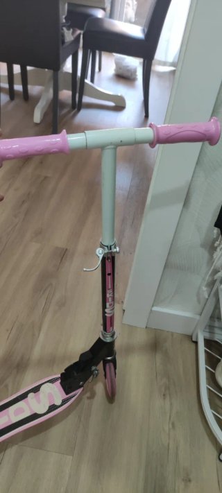 Patinete infantil rosa y negro 3-6 años
