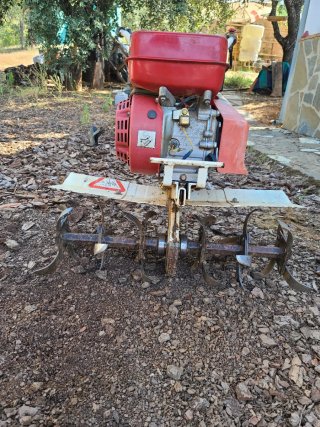 Motoazada o mulilla mecánica Gasolina 4 tiempos.