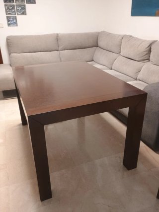 Mesa de salón de madera extensible