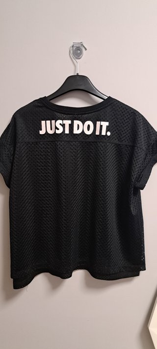 Camiseta corta Nike rejilla negra