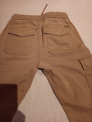Pantalón jogger cargo marrón