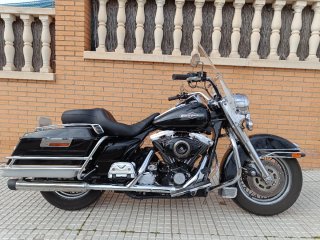 Harley Davidson Road King Negra