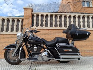 Harley Davidson Road King Negra