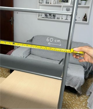 Mesa auxiliar metálica y madera