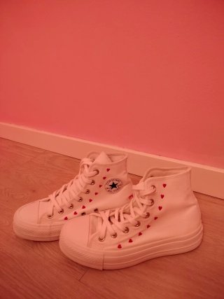 Converse All Star Blancas Corazones Rojos