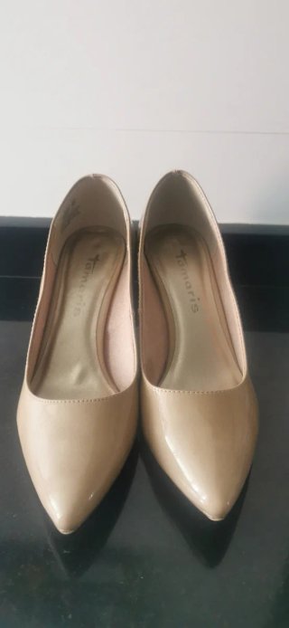 Zapatos de salón beige