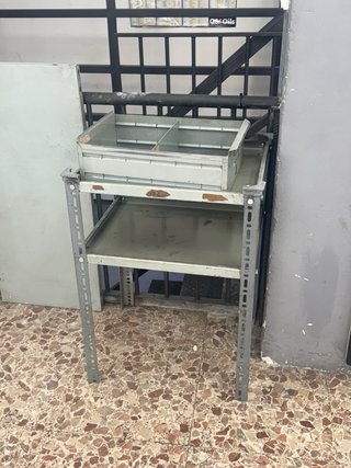 Estanterías y baldas metálicas