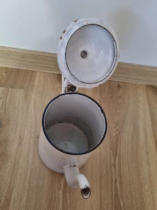 Cafetera esmaltada de porcelana vintage