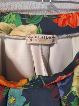 Falda Pull&Bear flores T.S