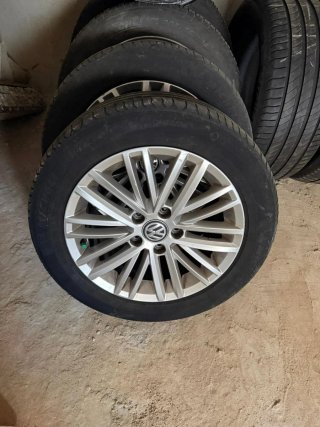 4 Llantas Golf 7  16' en perfecto estado negociabl