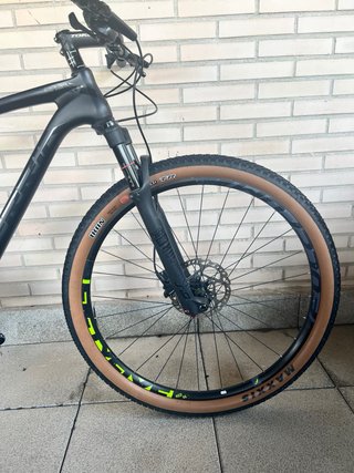 Berria Bravo Carbono 2020