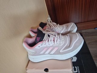 Zapatillas Deportivas Adidas Mujer Rosa y Blanco