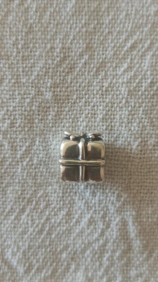 Charm PANDORA Regalo Plata 925 ALE Original