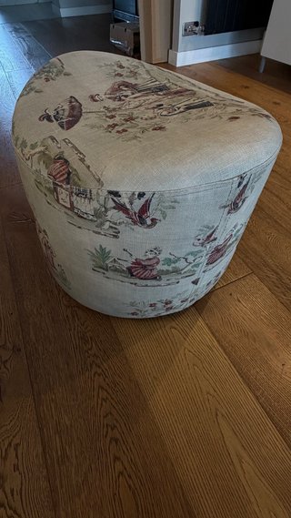 Puff tapizado diseño oriental