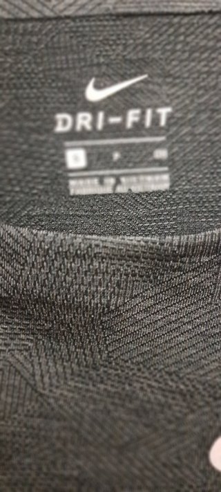 Camiseta Nike gris manga 3/4
