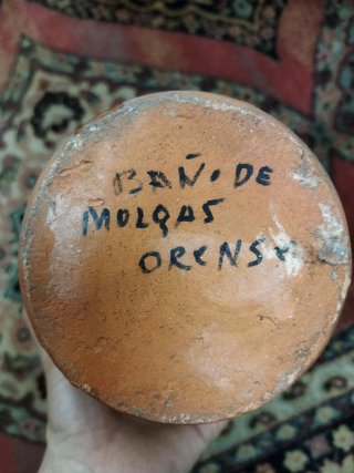 Botijo de barro tradicional