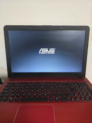 Portátil Asus Rojo