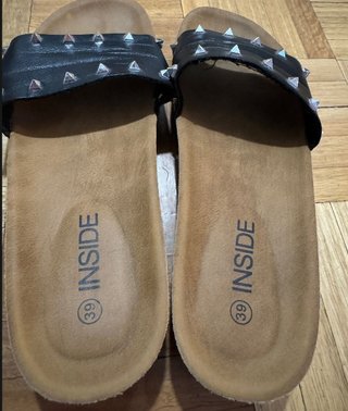 Sandalias cuña negras INSIDE tachuelas talla 39