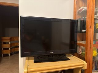 TV LG Negra de 32” modelo LG 32LE4500