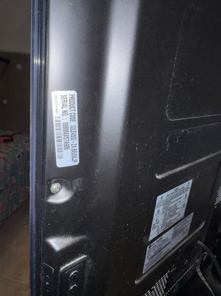 TV LG Negra de 32” modelo LG 32LE4500
