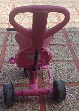 Triciclo para bebé rosa
