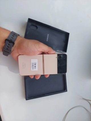 Samsung Galaxy Z Flip 4 Beige/Negro 2023