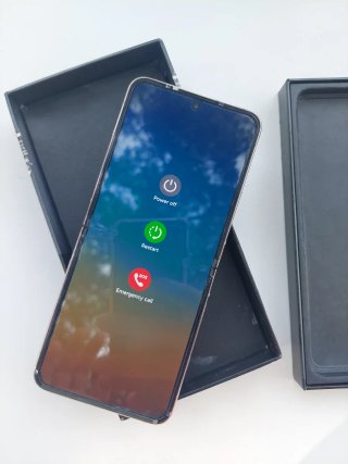 Samsung Galaxy Z Flip 4 Beige/Negro 2023