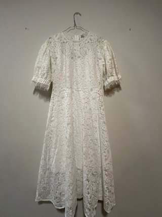 Vestido branco de renda