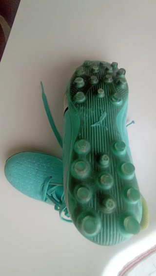 Botas de fútbol Puma multitacos