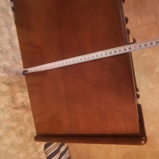 Mesita auxiliar de madera