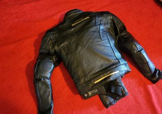 Traje de moto de cuero negro talla 36 unisex.