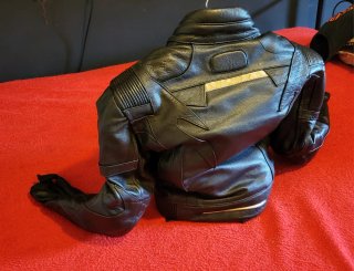 Traje de moto de cuero negro talla 36 unisex.