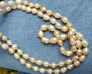 Lunga collana vintage perle beige/rosa