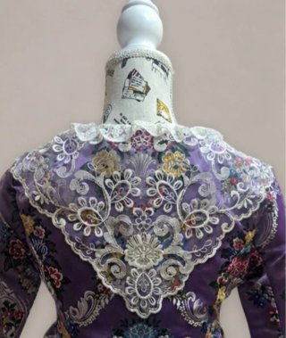 Traje de Fallera Malva con Encaje