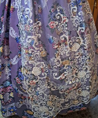 Traje de Fallera Malva con Encaje