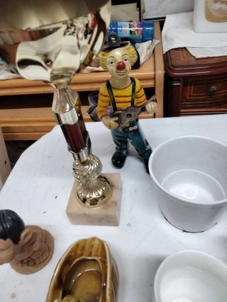 Lote figuras decorativas y trofeo
