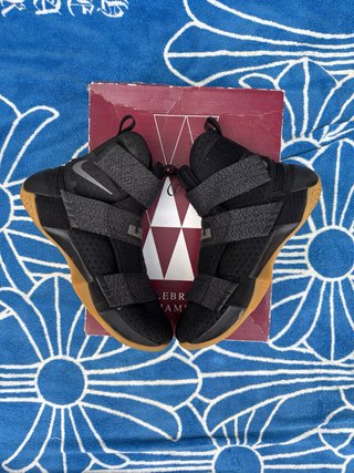 Nike Lebron Soldier 10 Negro Marrón