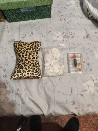 Cojín para mano de uñas postizas con las uñas