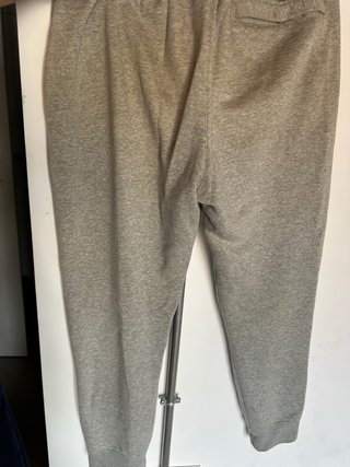 Pantalón Nike Gris