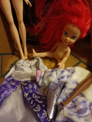 Lote Muñecas y Ropa de Muñeca