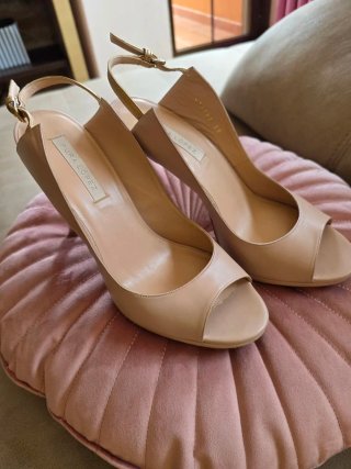 Pura Lopez Tacones Rosa y Dorado