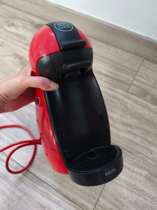 Cafetera Dolce Gusto Roja