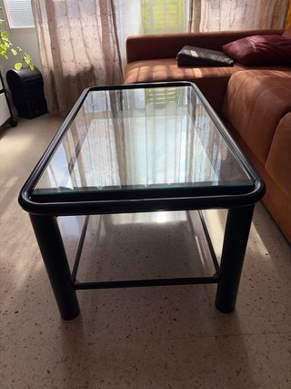 Mesita de centro cristal y metal