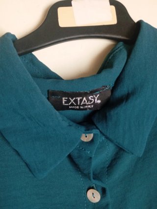 Blusa Teal con Botones y Nudo