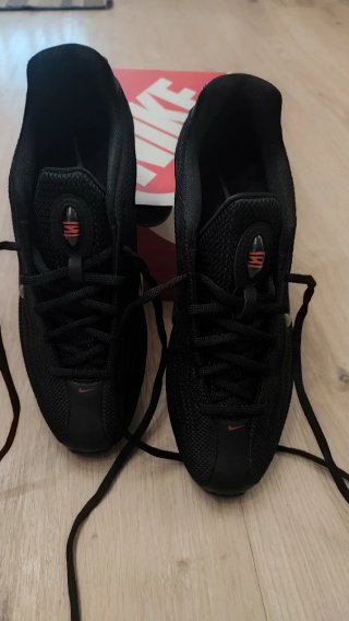 Zapatillas Nike Negras y Rojas