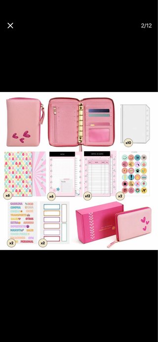 Cartera de ahorro rosa con corazones
